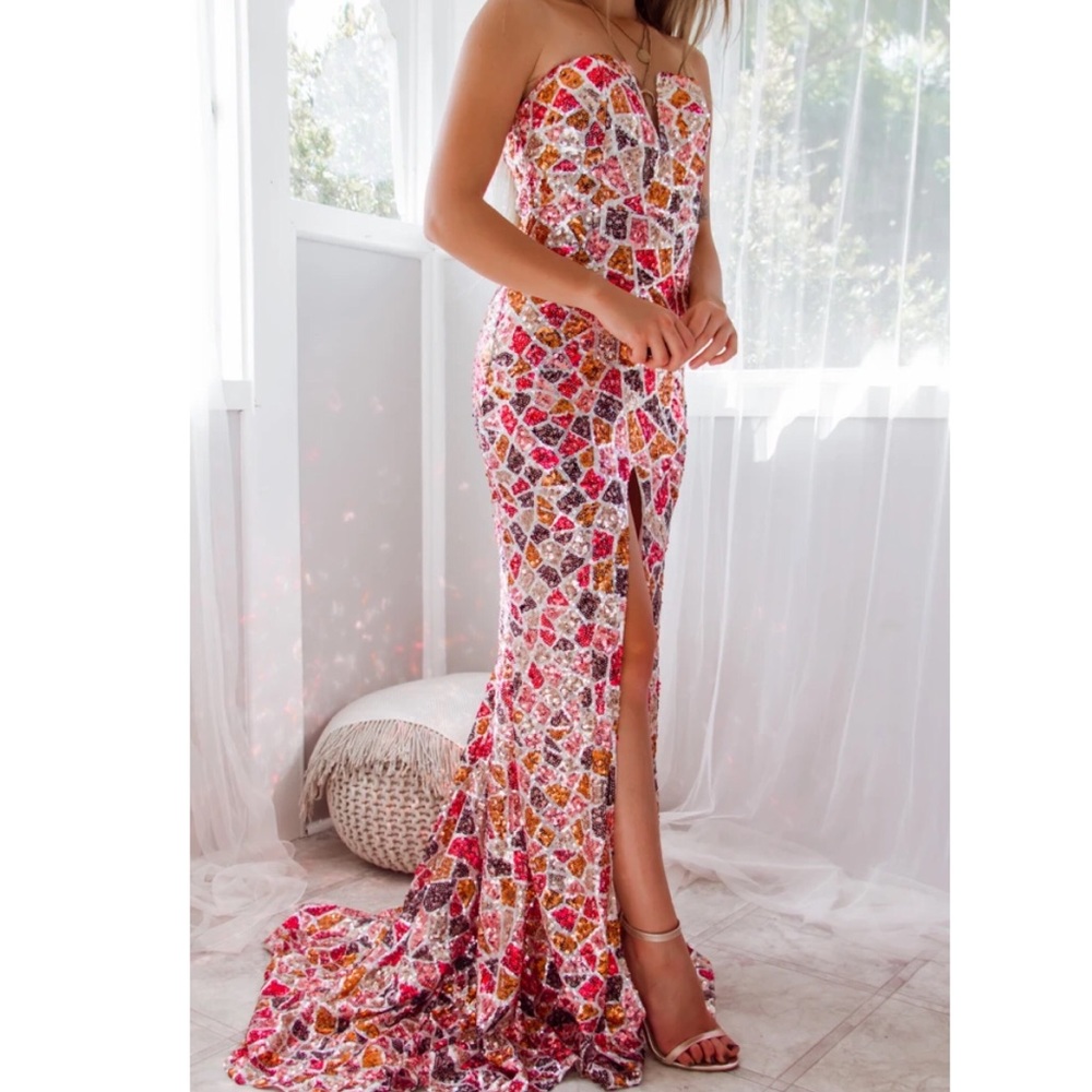 Geo Sequin Strapless Train Length Formal Dress - Picture 8 of 8